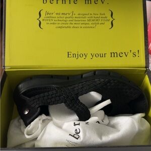 Bernie Mev New York Packaging